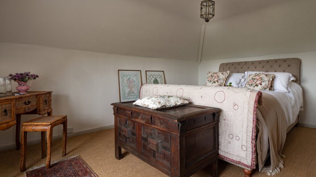 Brookside Lodge cottage double bedroom